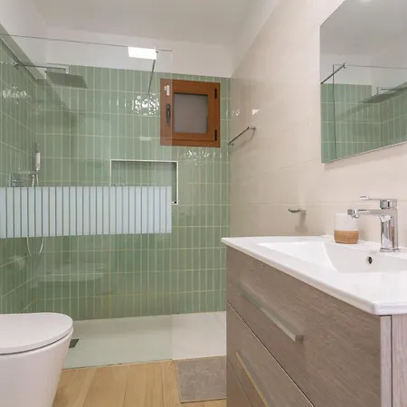 Playa De Americas - Oceanfront Holiday home *